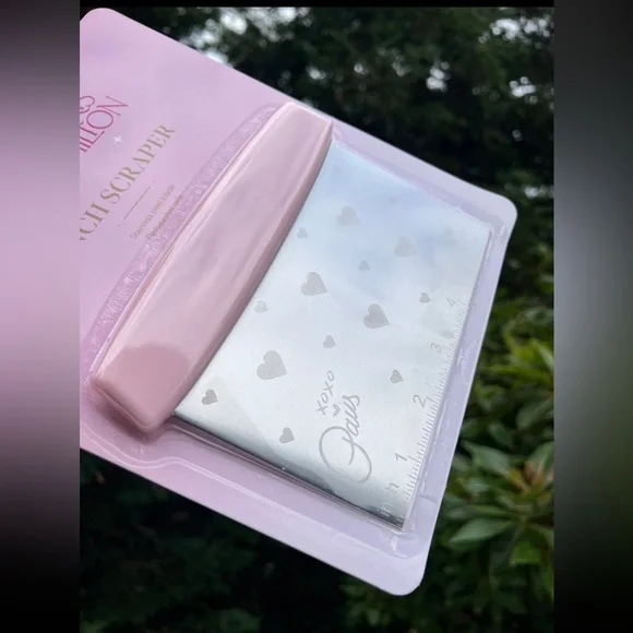 Paris Hilton Pink Hearts Kitchen Bench Scraper & Bow Potholder Set 3pcs - Picture 3 of 3